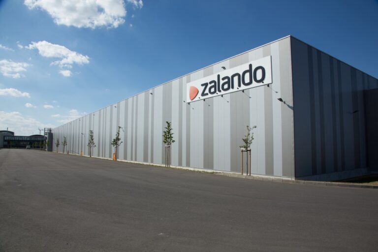 Zalando SE 2013 Convenience Logistics Fulfillment centers Erfurt Architecture 01
