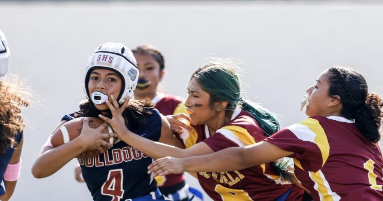 urlhttps3A2F2Fcalifornia times brightspot.s3.amazonaws.com2Faf2F552F704224b041bd82aa72b225f773b52F1366131 la de los east la classic girls flag football rc 08