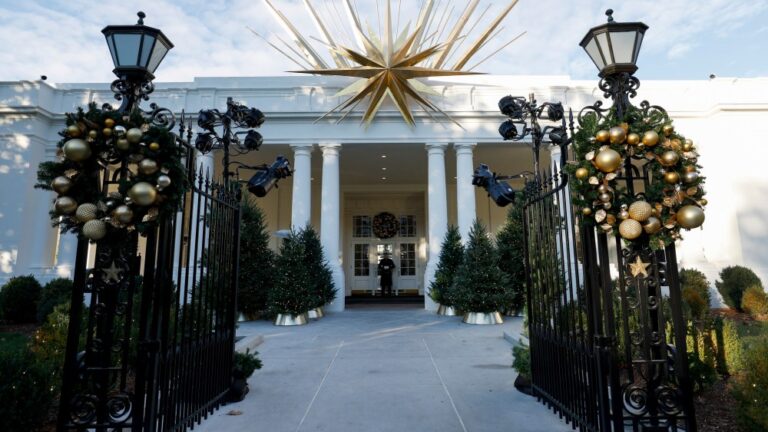 white house holiday 2024 06